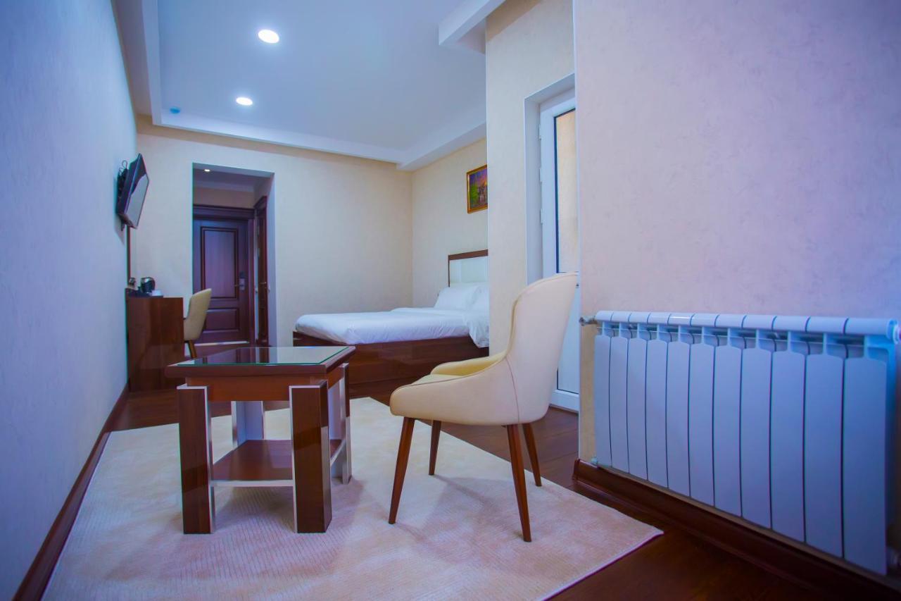 Hotel Ayni Douchanbé Extérieur photo