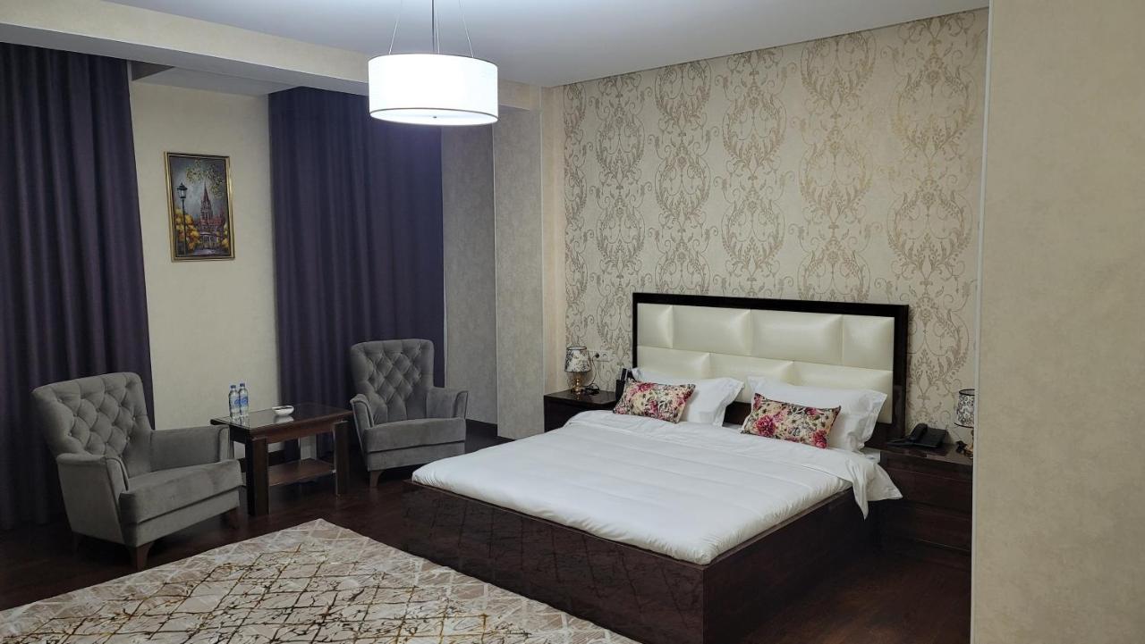 Hotel Ayni Douchanbé Extérieur photo